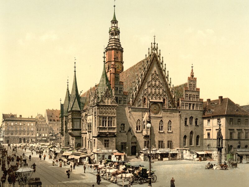 Breslau Town Hall — Brown