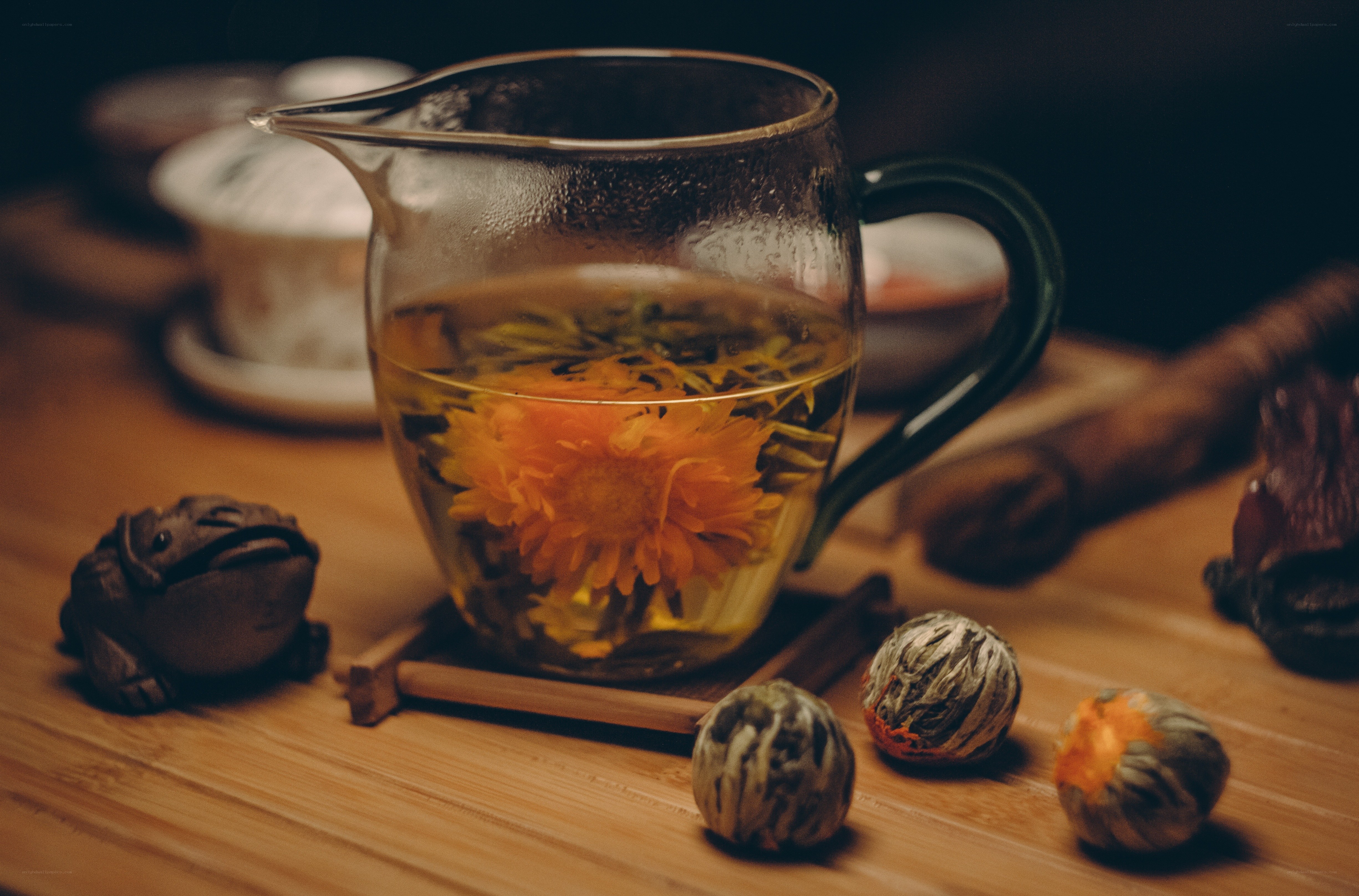 Brewing a blooming tea flower