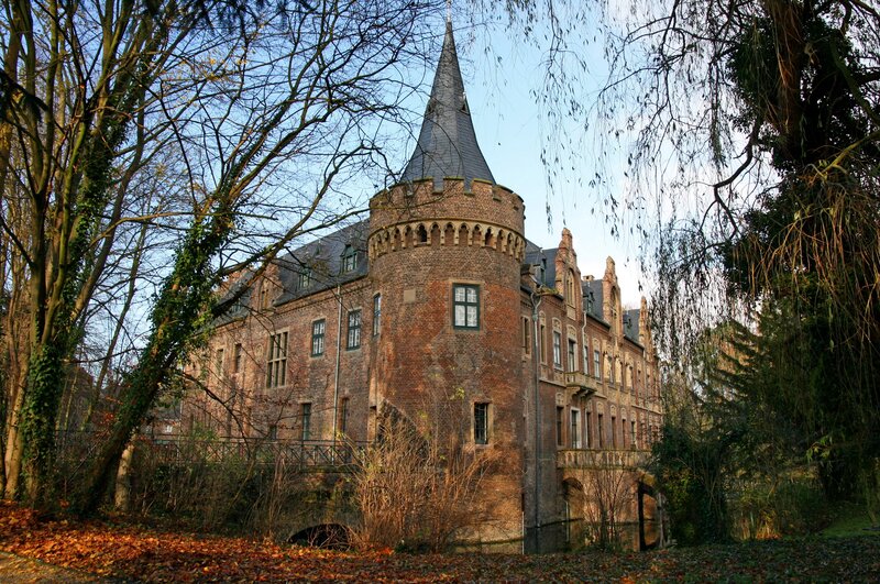 Brick Castle with Tower — Brown