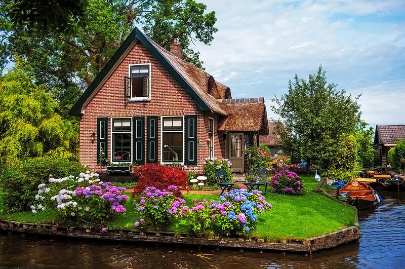 Brick House on Canal