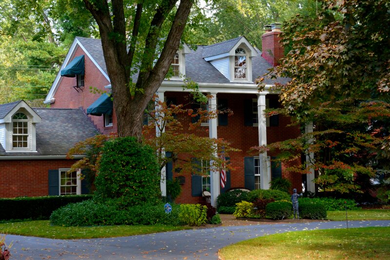 Brick House with Porch — Red