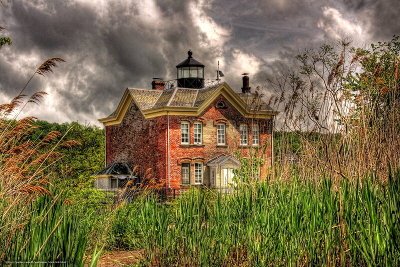 Brick Lighthouse Building — Green