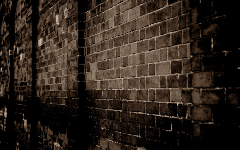 Brick Wall Corner — Black
