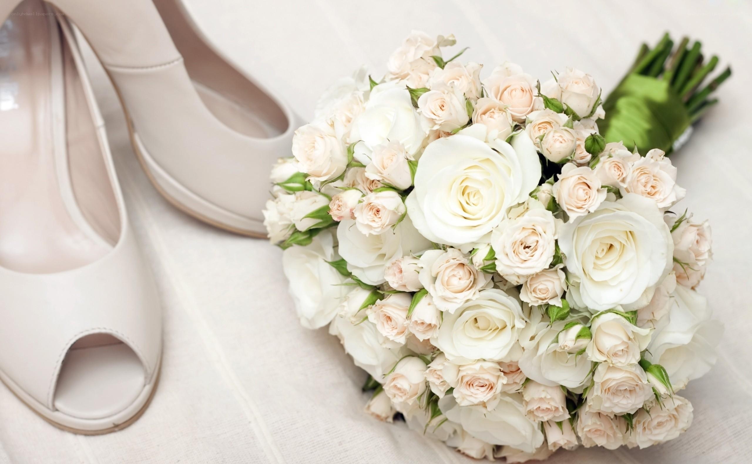 Bridal bouquet and shoes
