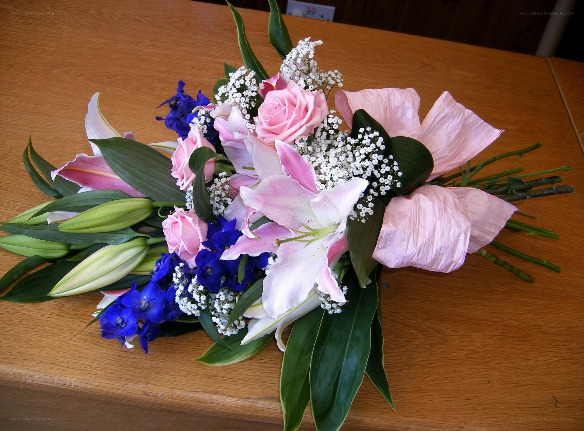 Bridal bouquet with lilies and roses