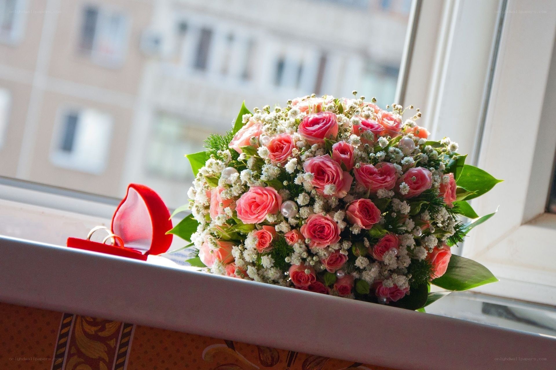 Bridal bouquet with ring box