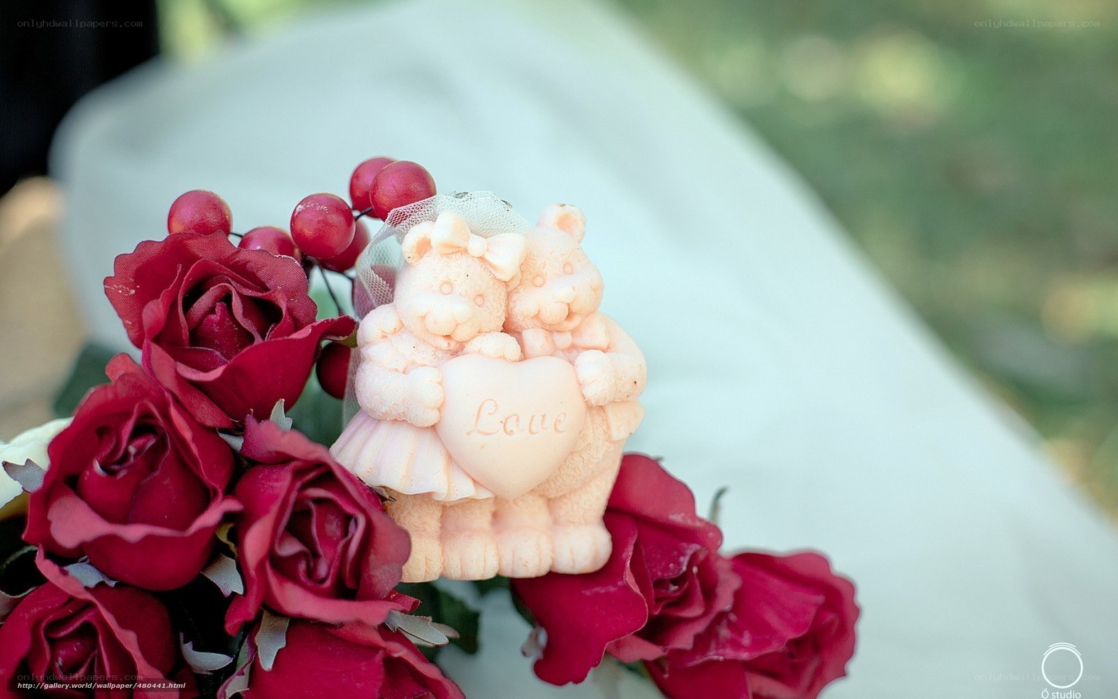 Bride and groom bear figurine