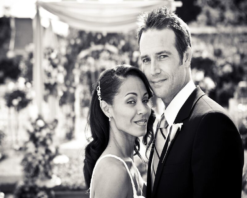 Bride and Groom Couple — Black