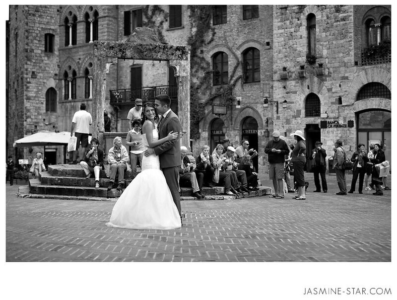 Bride and Groom Embracing — Black