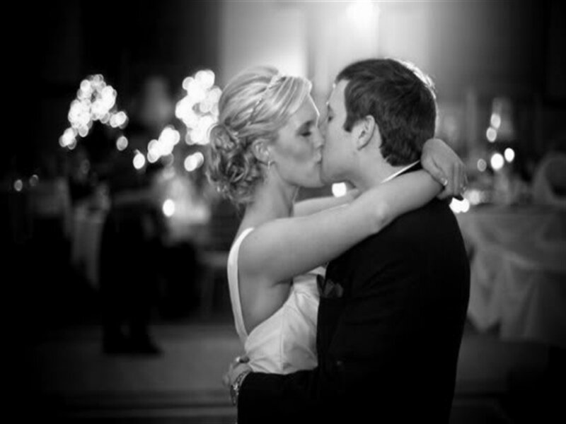 Bride and Groom Kissing — Black