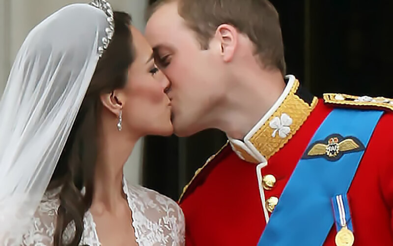 Bride and Groom Kissing — Red