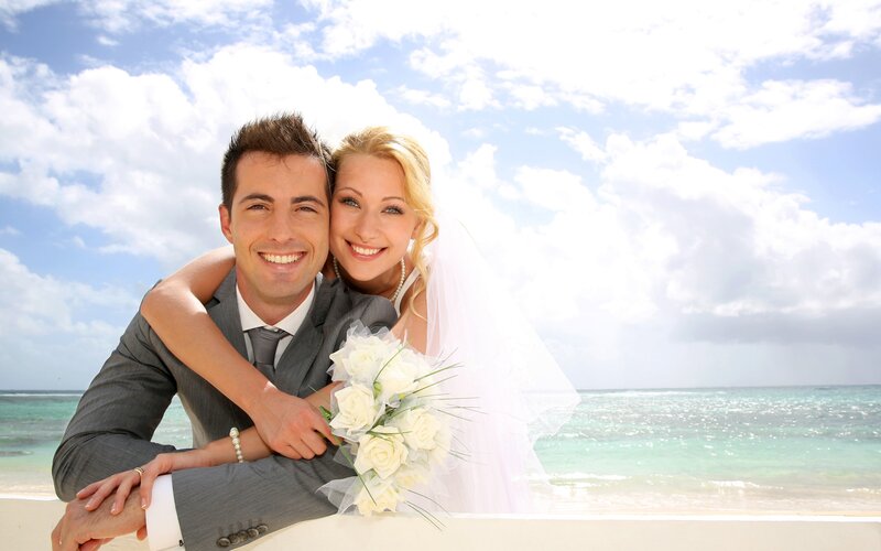 Bride and Groom on Beach — Blue, Happy