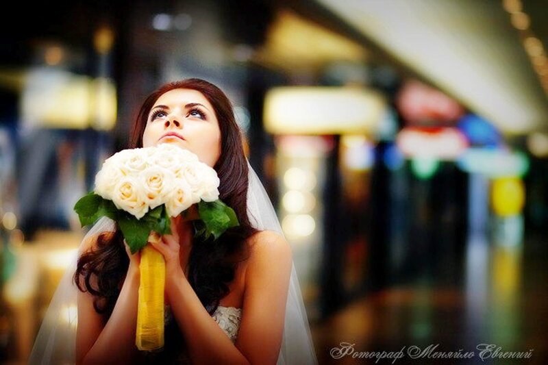 Bride Holding Bouquet — White, Dreamy