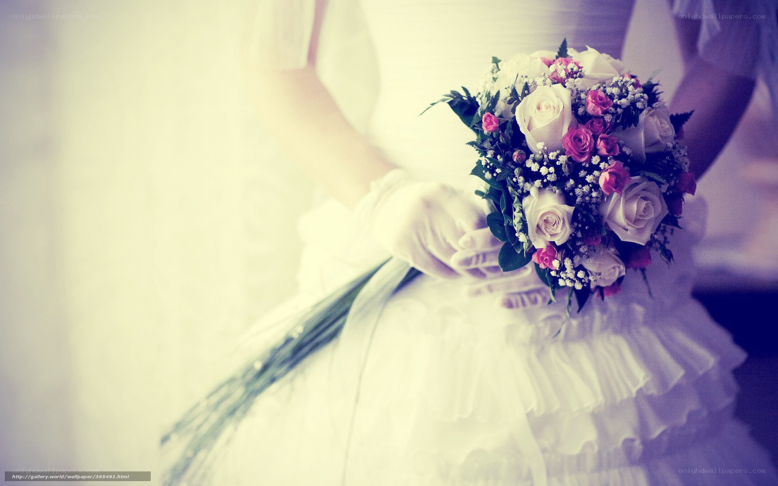 Bride holding bouquet