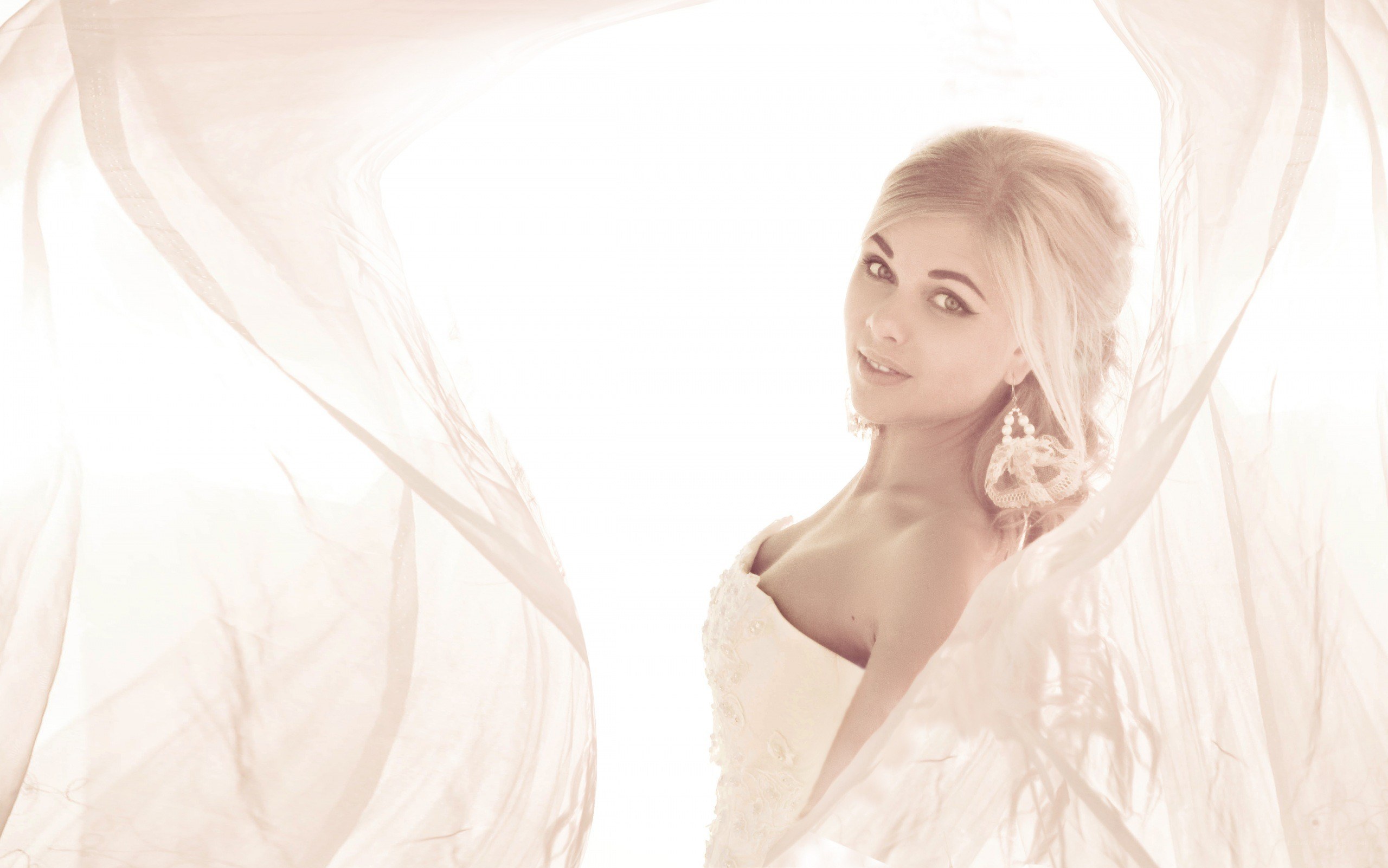 Bride in flowing veil