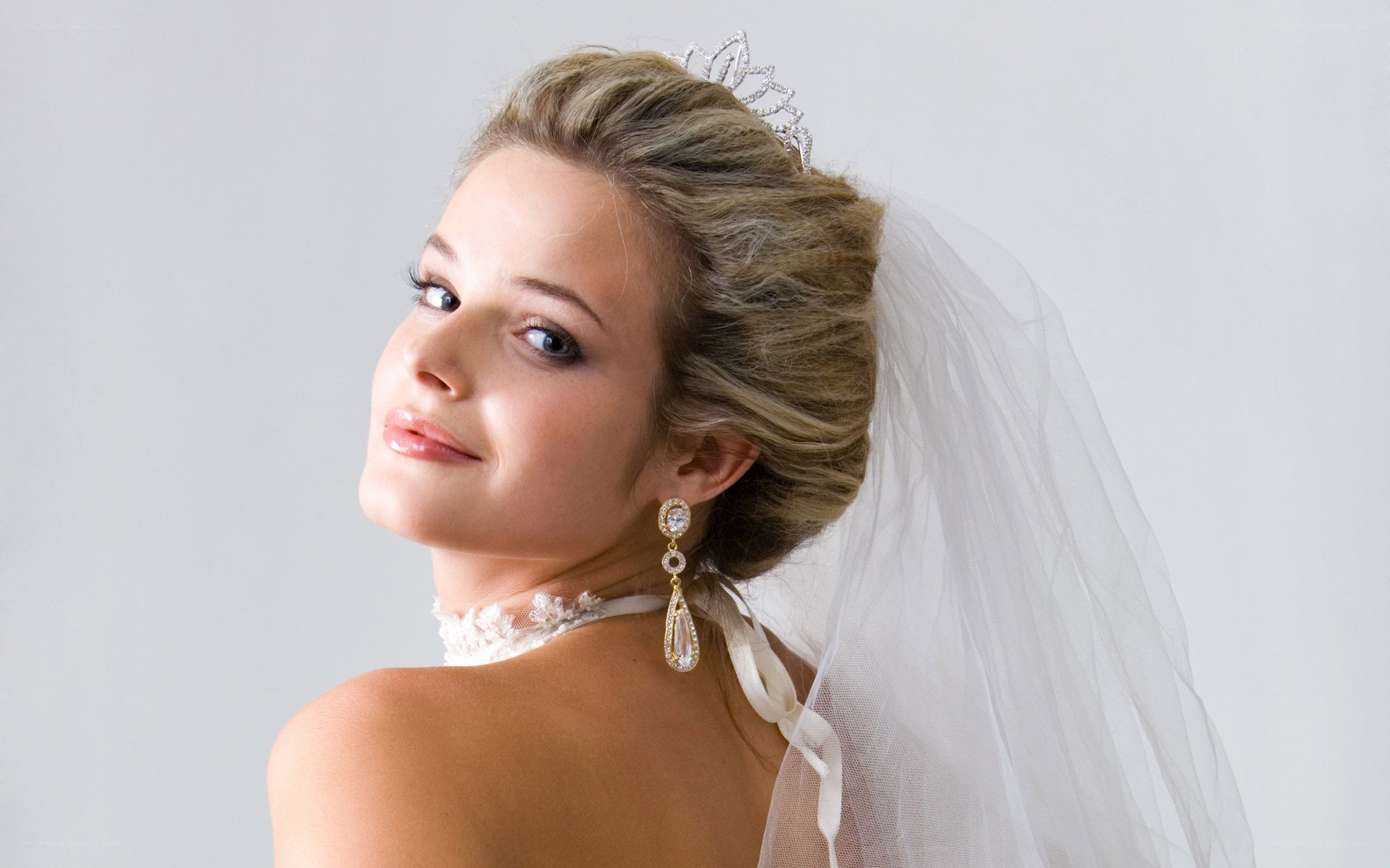 Bride in tiara and veil