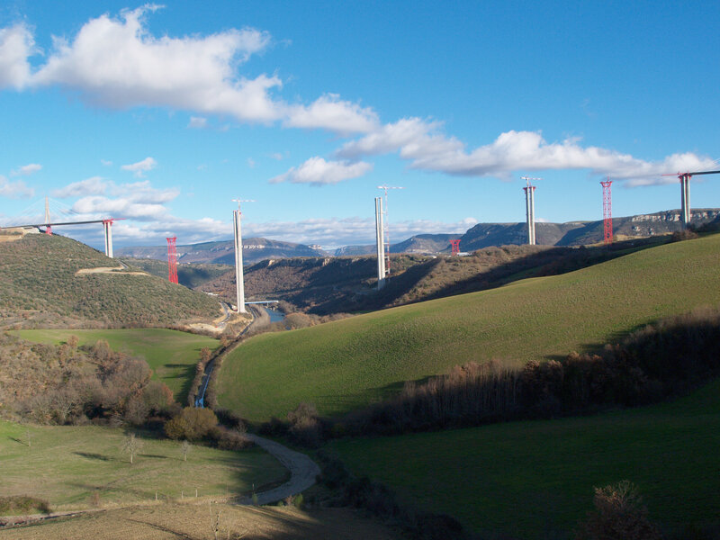 Bridge construction in a valley