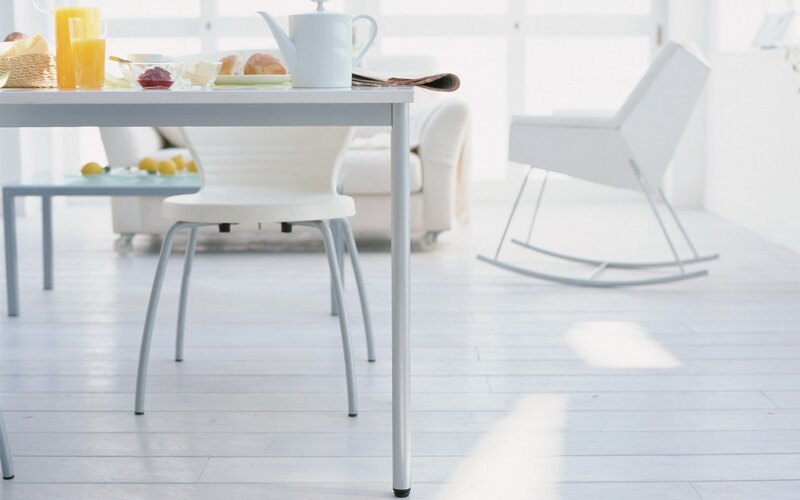 Bright dining room with breakfast