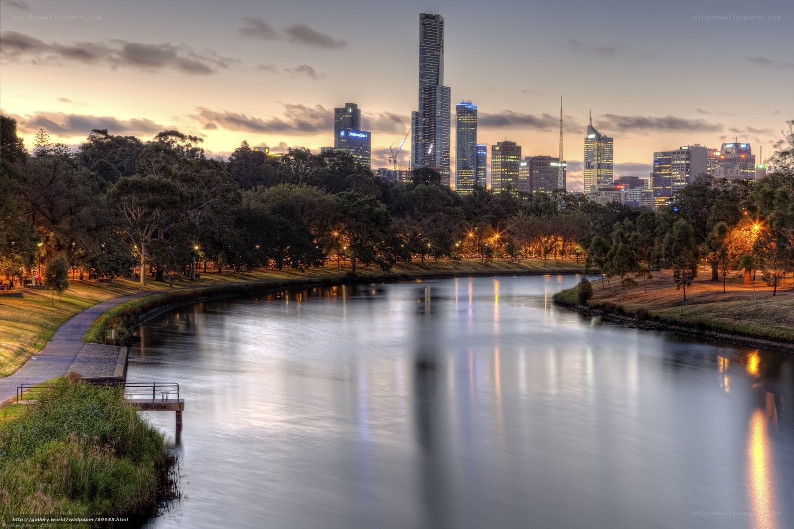 Brisbane city skyline at dusk