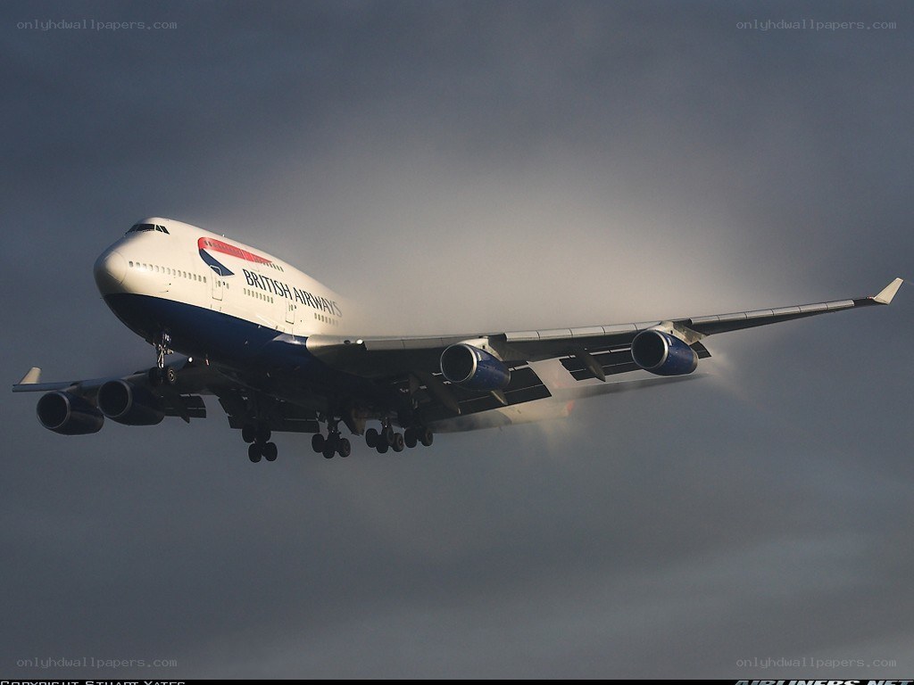 British Airways Boeing 747 landing