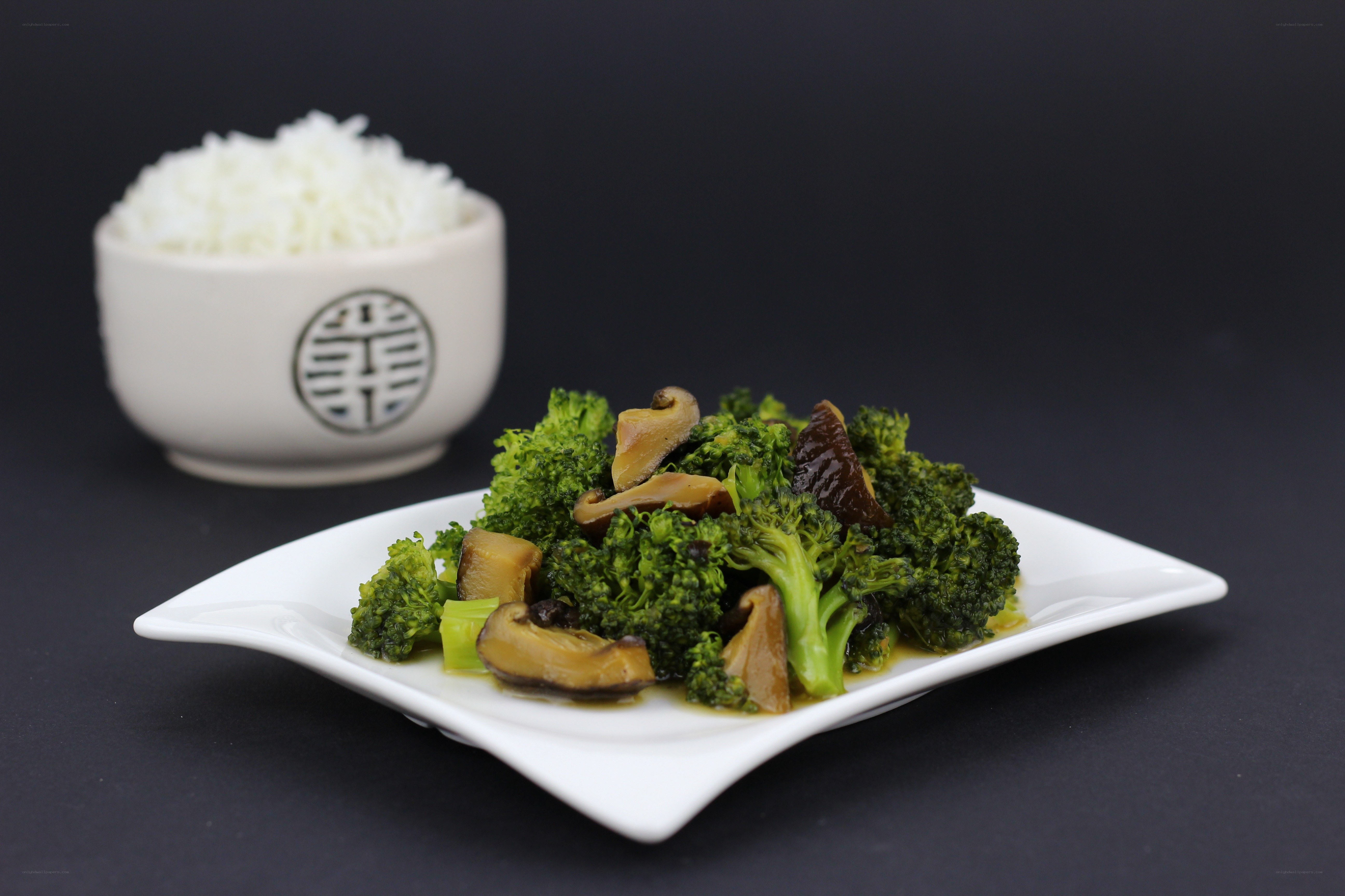 Broccoli and mushroom stir-fry