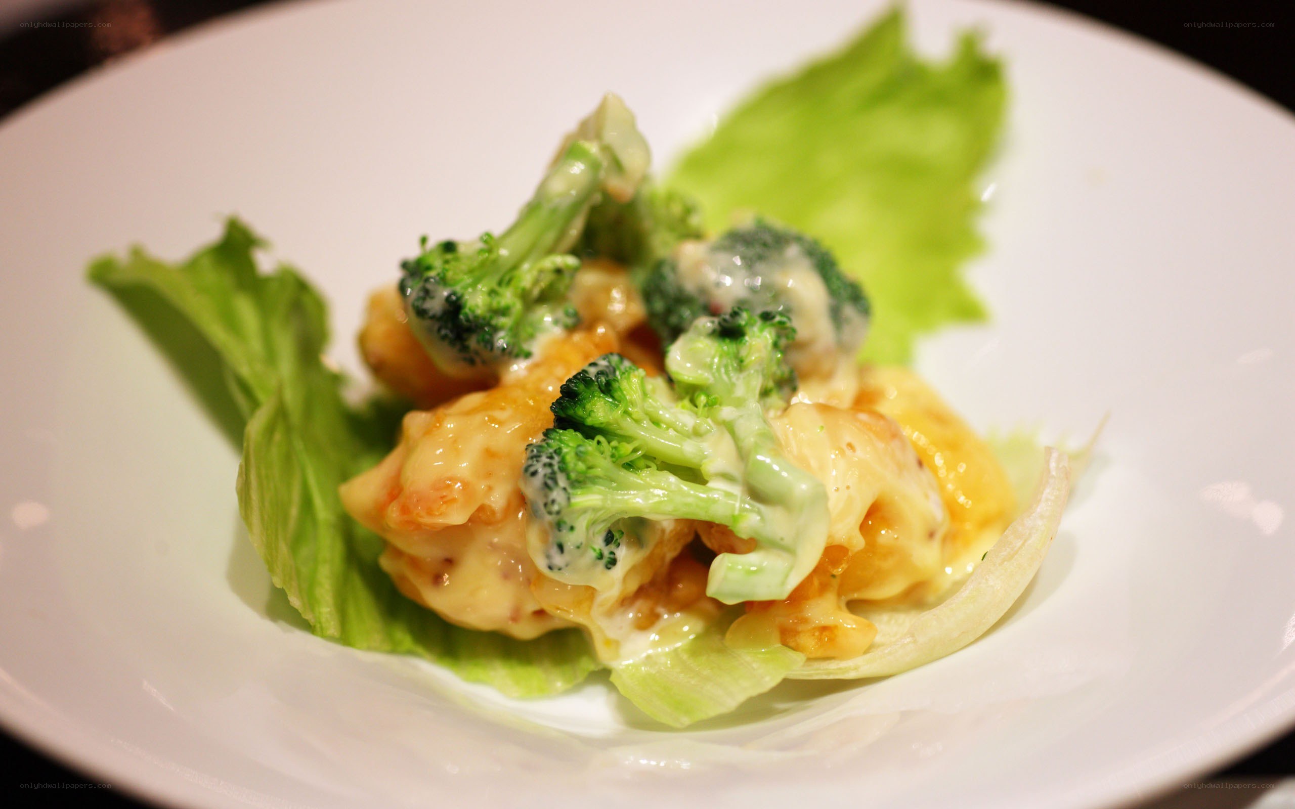 broccoli and shrimp salad