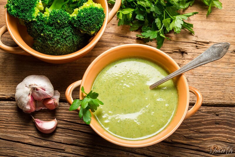 Broccoli soup with fresh ingredients
