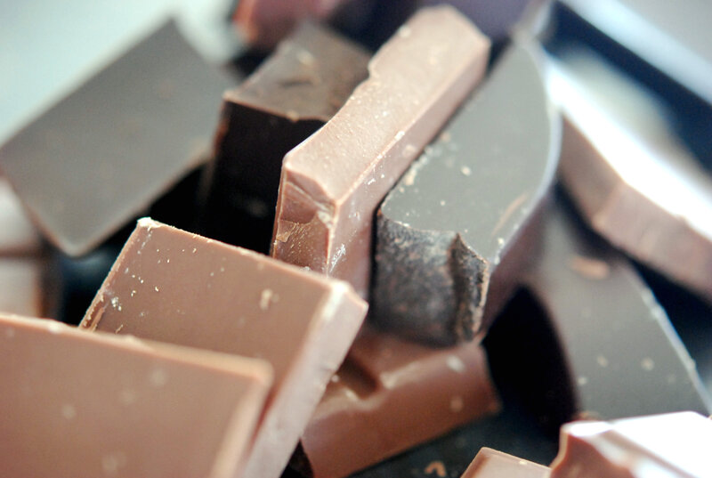 broken chocolate pieces