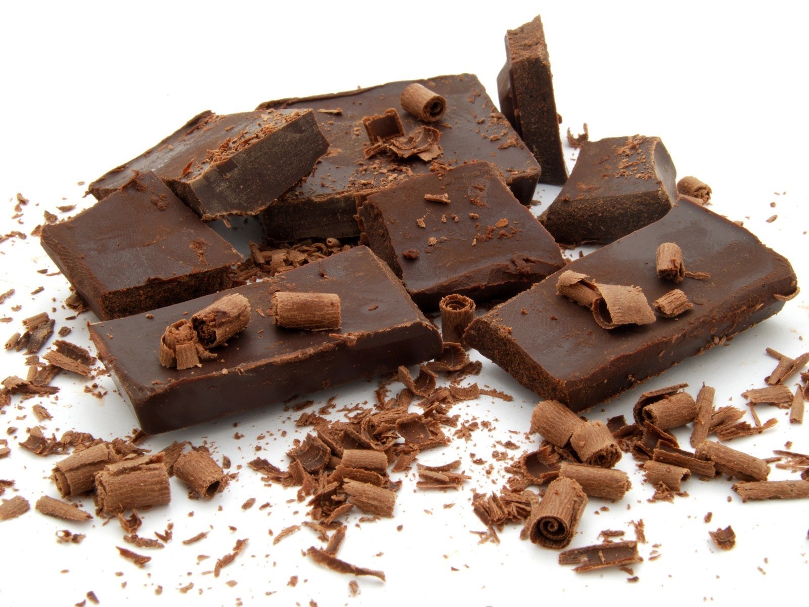 broken chocolate pieces and shavings