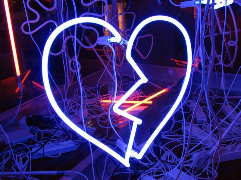 Broken Heart Neon Sign — Blue