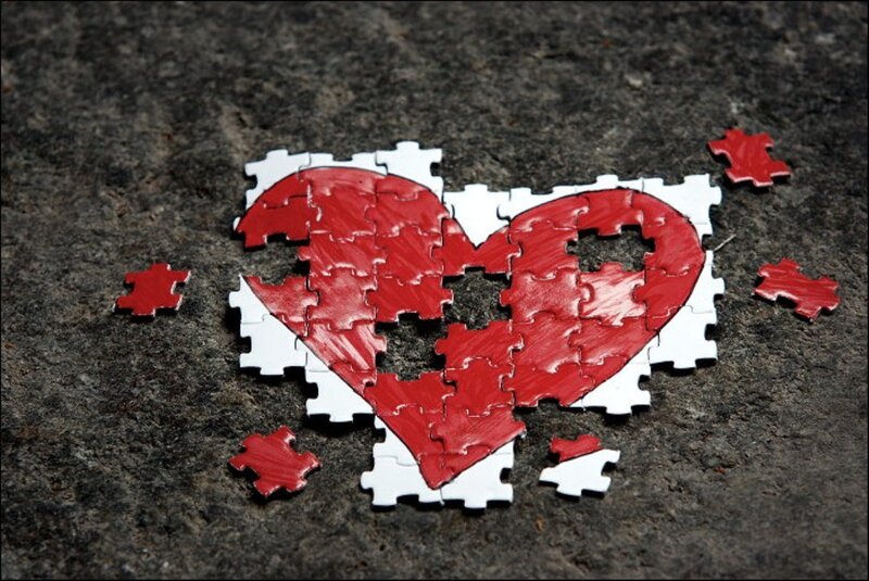 Broken Heart Puzzle — Red