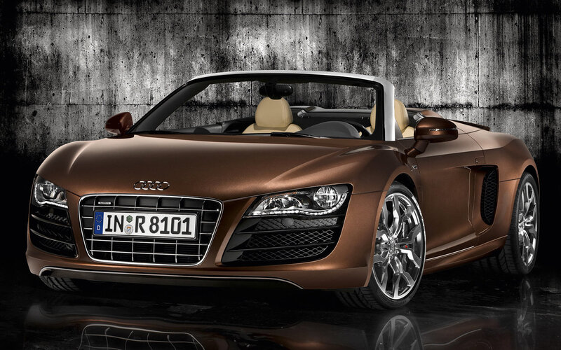 Bronze Audi R8 Spyder — Brown