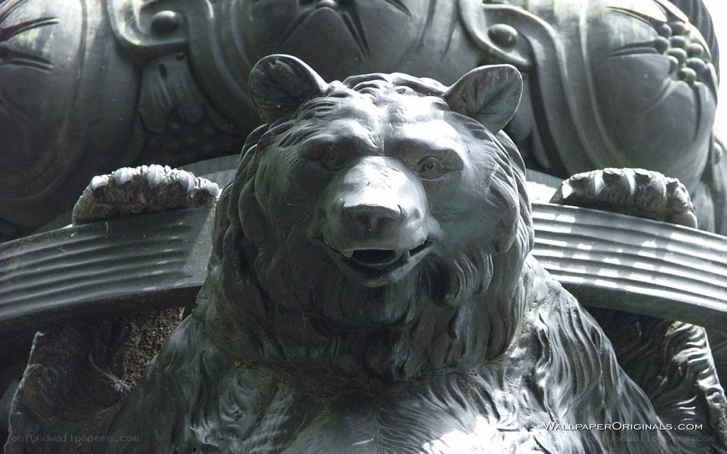 bronze bear sculpture detail