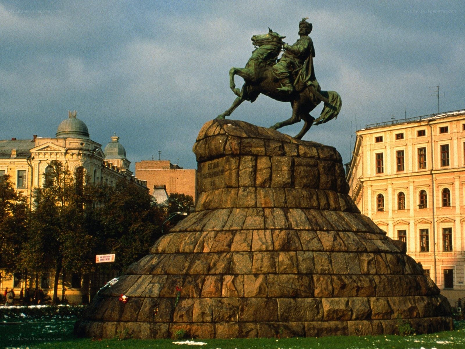 Bronze equestrian statue in city
