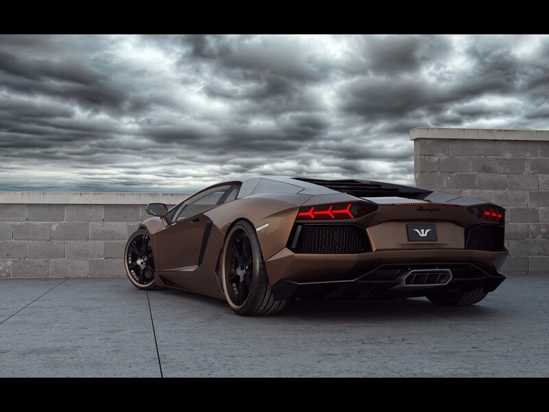 Bronze Lamborghini Aventador