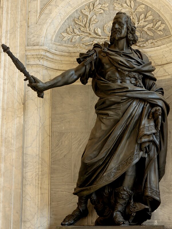Bronze statue of a man