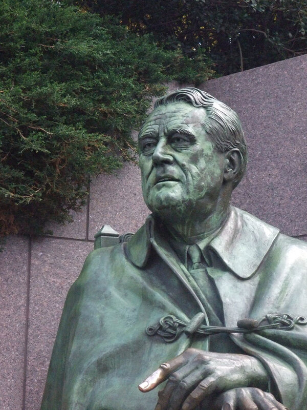 bronze statue of president truman