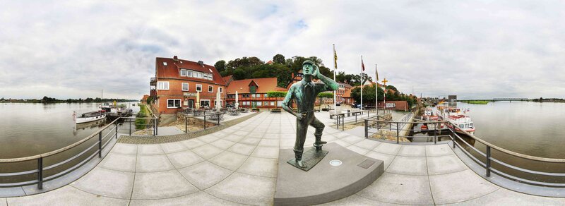 Bronze Statue on Riverfront