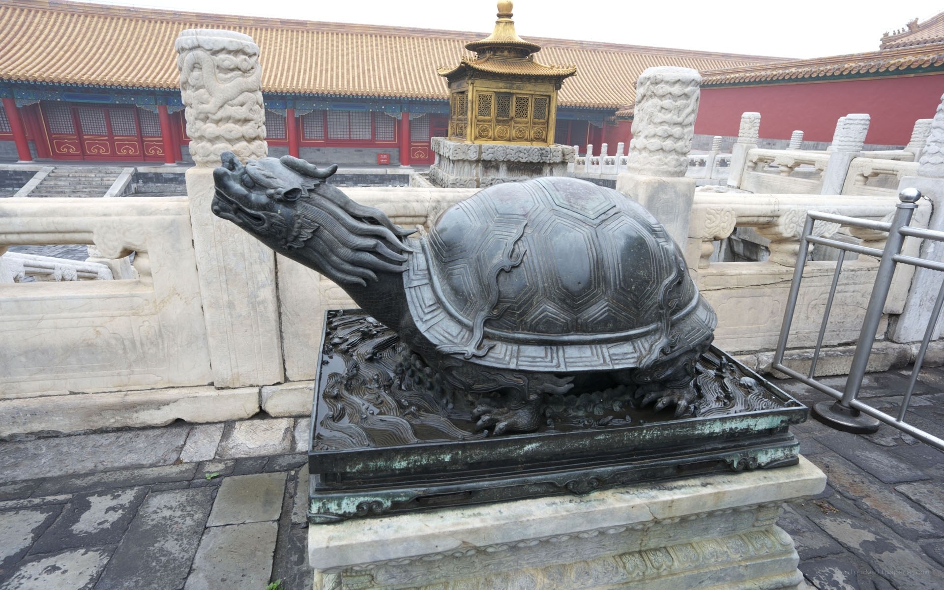 Bronze turtle statue in Beijing