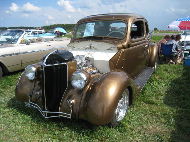 Bronze Vintage Car
