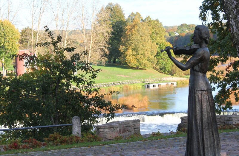Bronze Violinist Statue