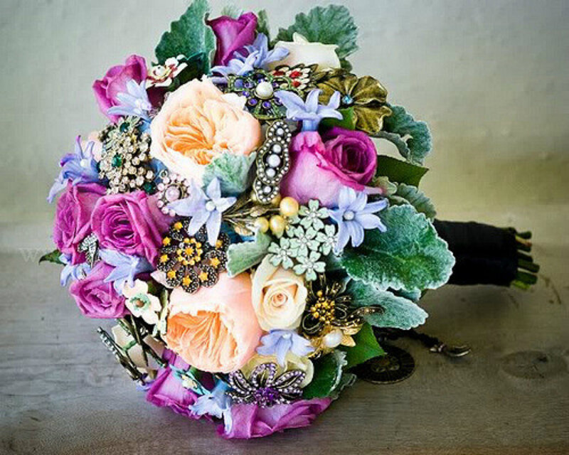 Brooch Bouquet with Flowers — Purple