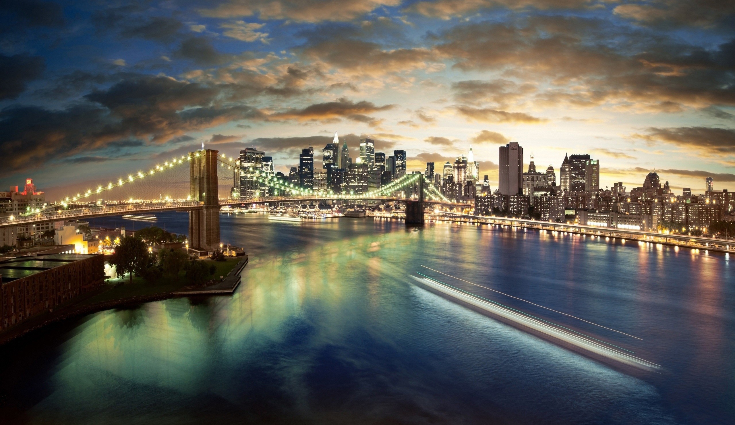Brooklyn Bridge at dusk