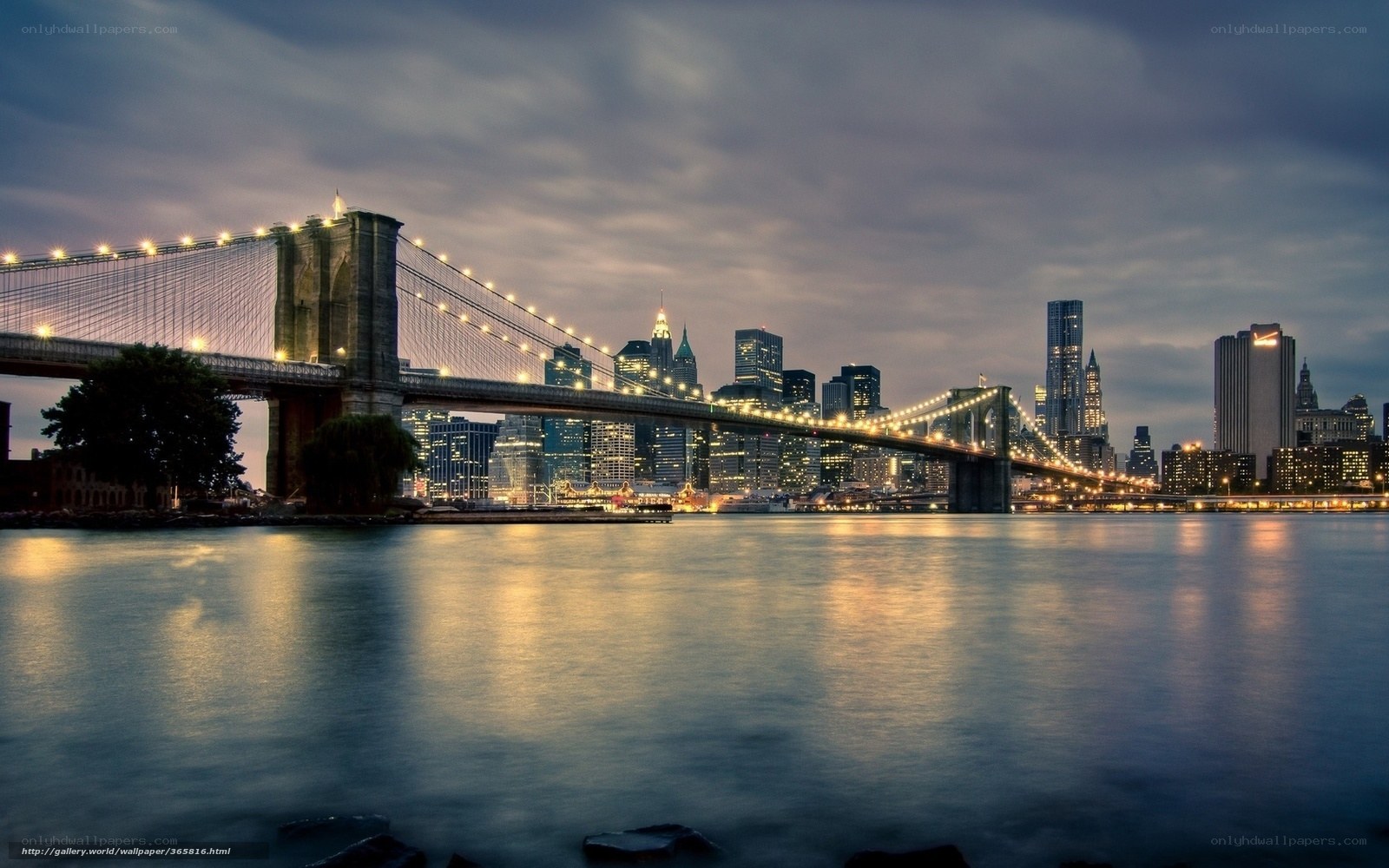 Brooklyn Bridge at dusk