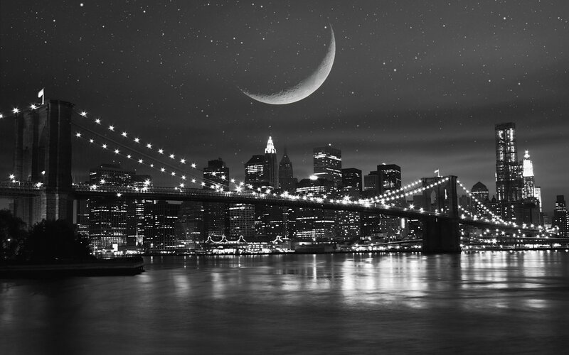 Brooklyn Bridge at Night — Black, Serene