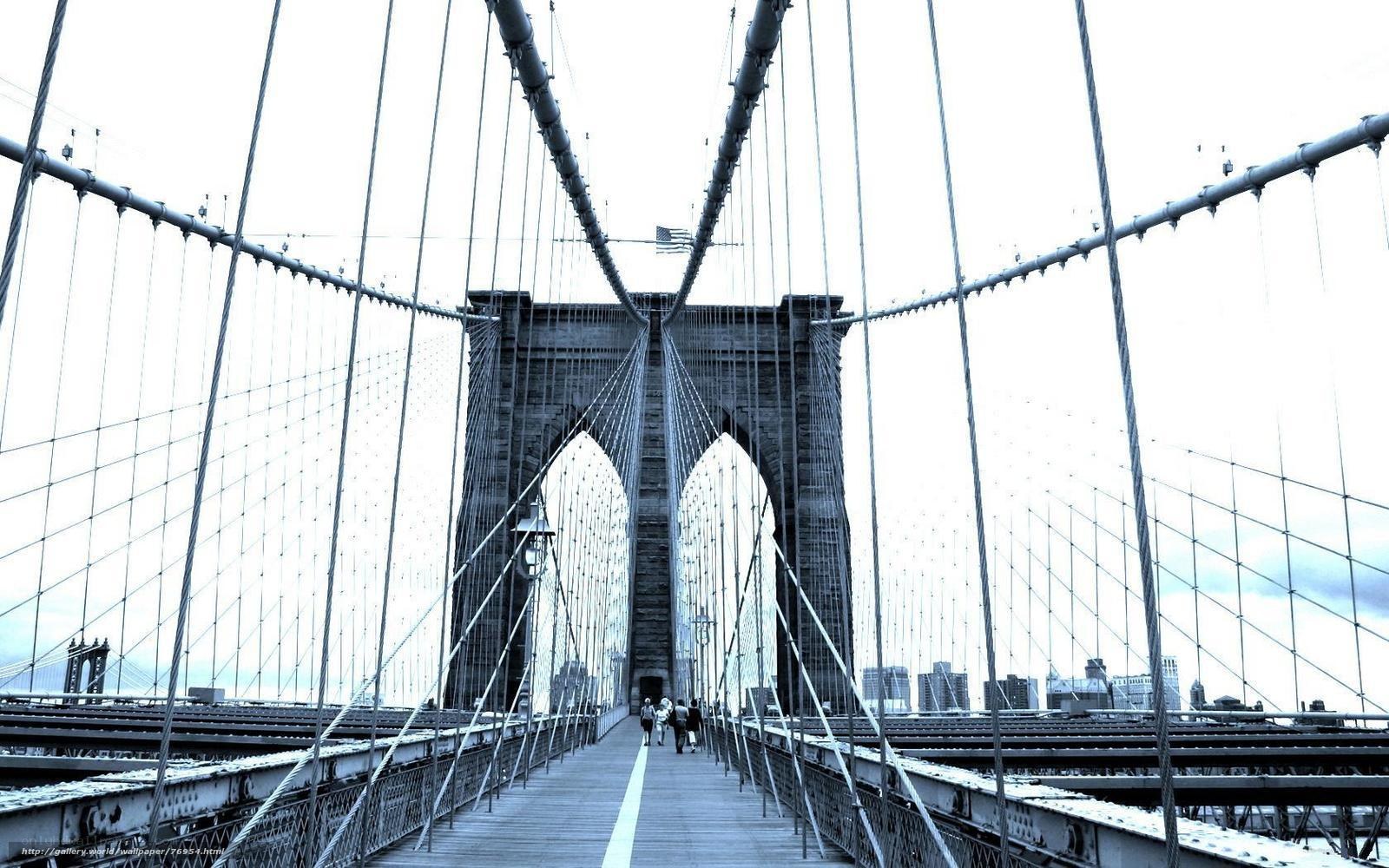 Brooklyn Bridge from pedestrian walkway
