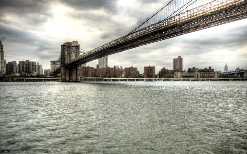 Brooklyn Bridge — Gray, Dramatic