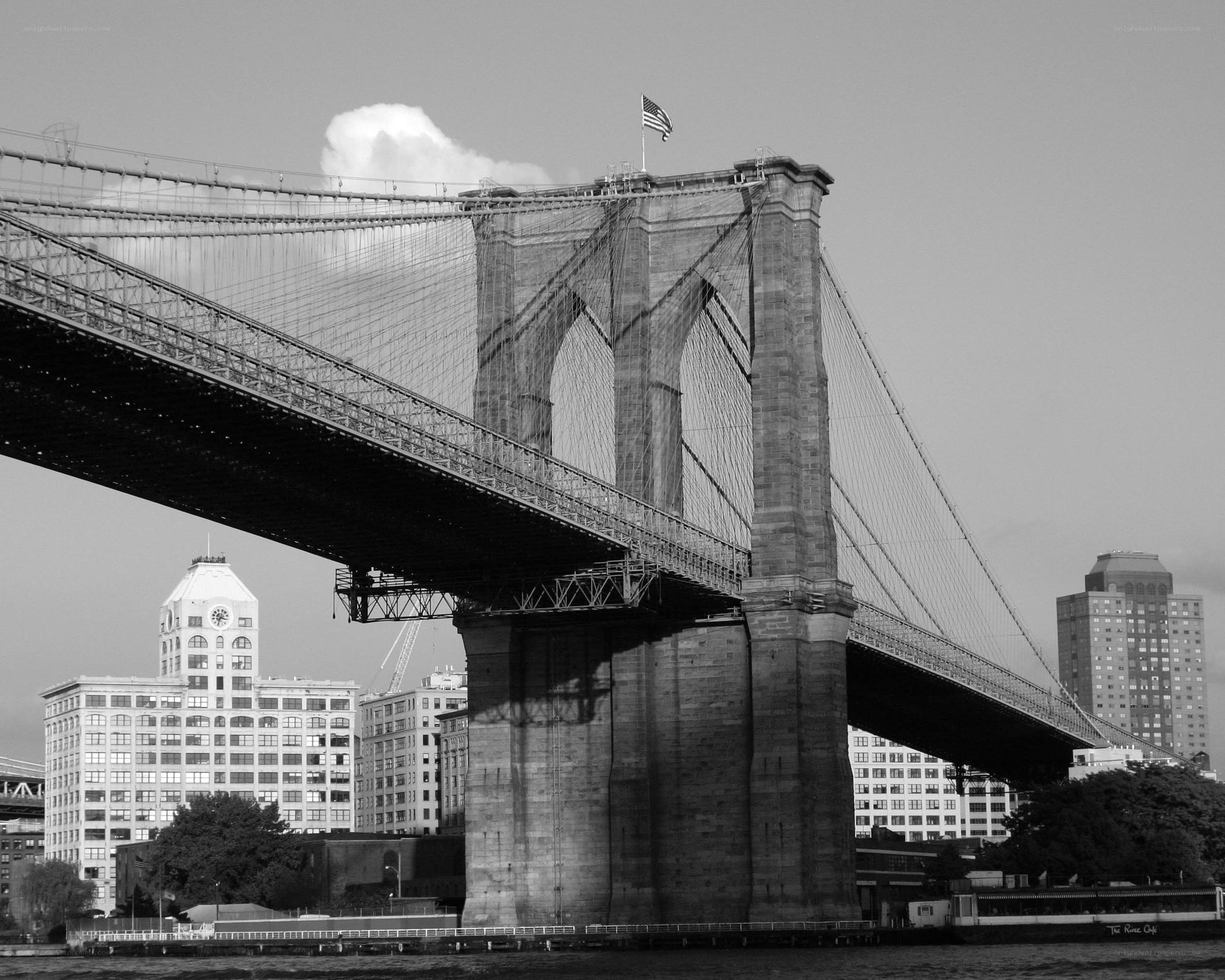 Brooklyn Bridge in black and white