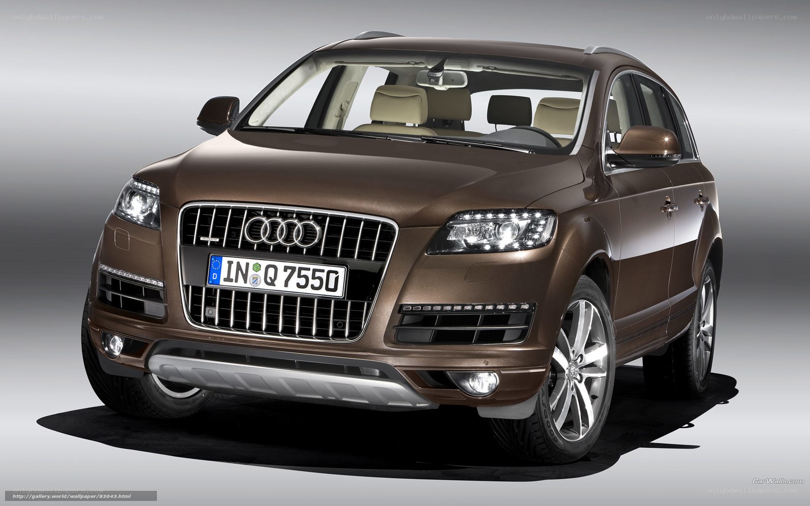 Brown Audi Q7 SUV