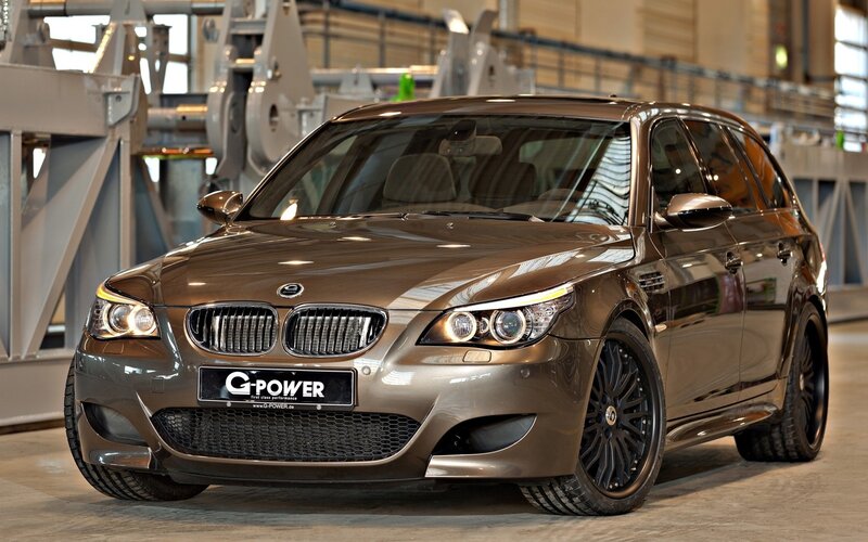 Brown BMW M5 Station Wagon — Neutral